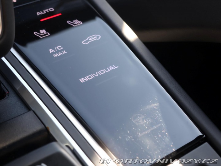 Porsche Cayenne 3,0 EHV 340kW Platinum DP 2022