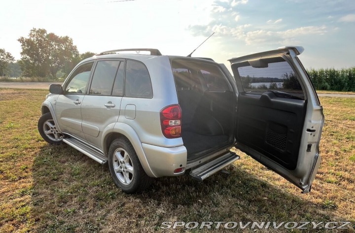 Toyota Ostatní modely RAV4 2,0 D4D (2005) NOVÁ STK 2005