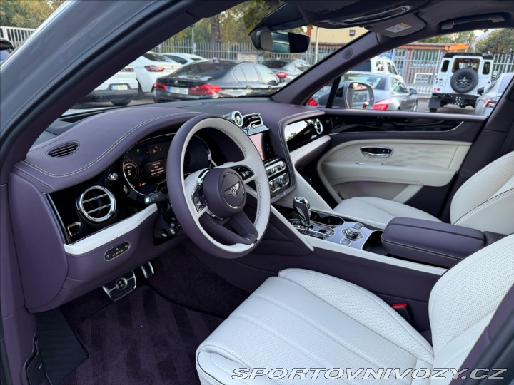 Bentley Bentayga Extended Wheelbase Azure 2024