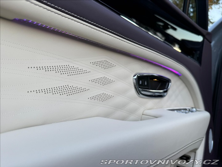 Bentley Bentayga Extended Wheelbase Azure 2024