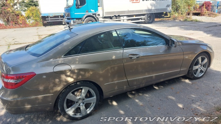 Mercedes-Benz E Coupé 2011