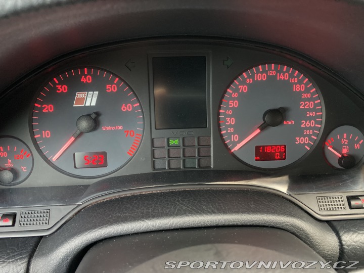 Audi S8 D2 1997