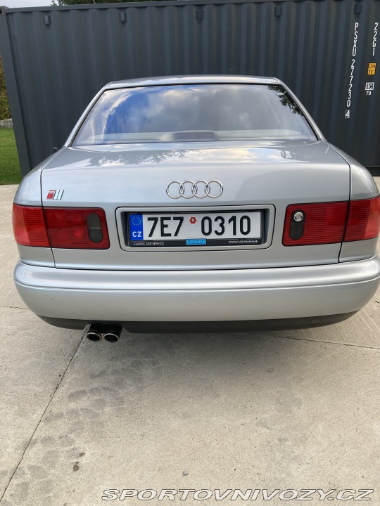 Audi S8 D2 1997