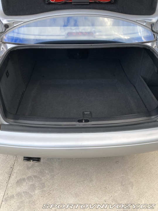 Audi S8 D2 1997