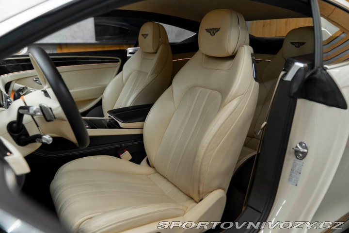 Bentley Continental GT Touring, City, Nočné v 2020