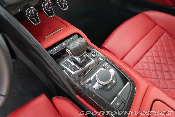 Audi R8 2024