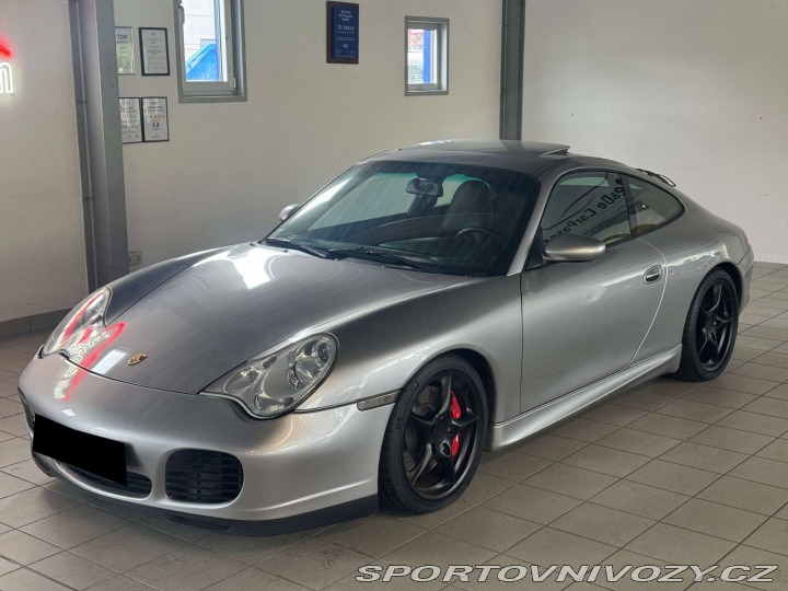Porsche 911 Carrera 4 2004