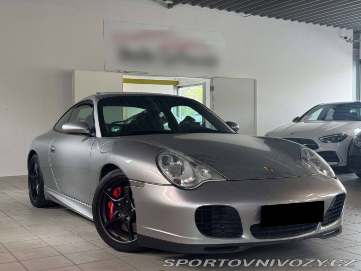 Porsche 911 Carrera 4 2004