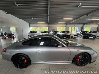 Porsche 911 Carrera 4 2004