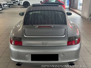 Porsche 911 Carrera 4 2004