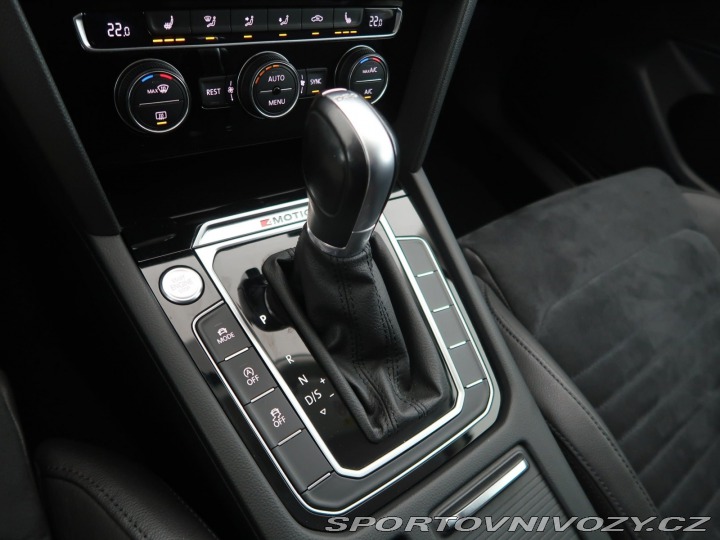 Volkswagen Ostatní modely Passat Highline 2.0 BiTDI 2016