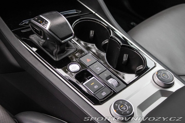 Volkswagen Ostatní modely Touareg 3.0 TDI R-Line 210kW Tip 2021