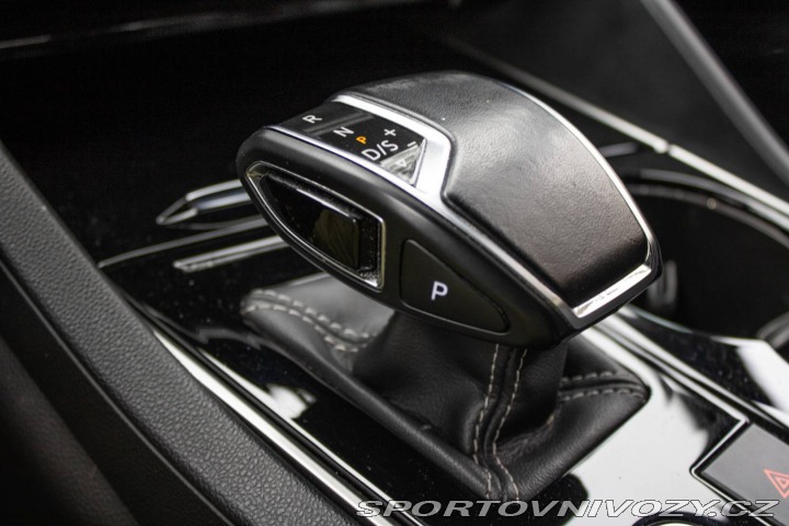 Volkswagen Ostatní modely Touareg 3.0 TDI R-Line 210kW Tip 2021