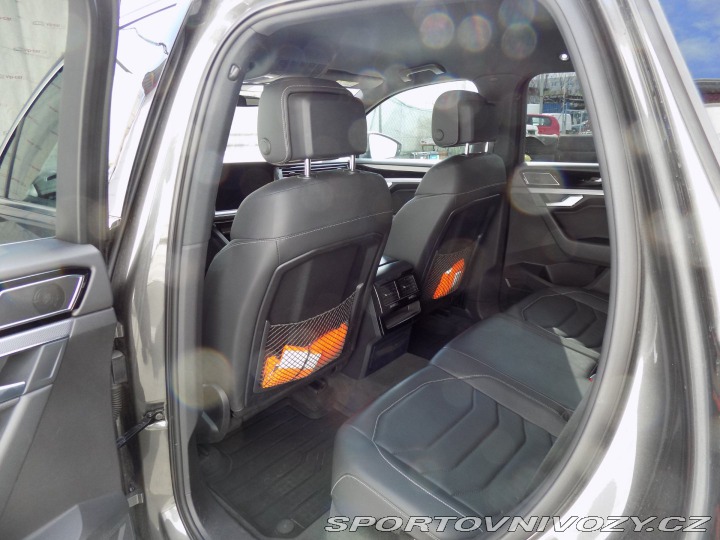 Volkswagen Ostatní modely Touareg 3.0TDI/R-Line/4x4/AT/Matr 2018