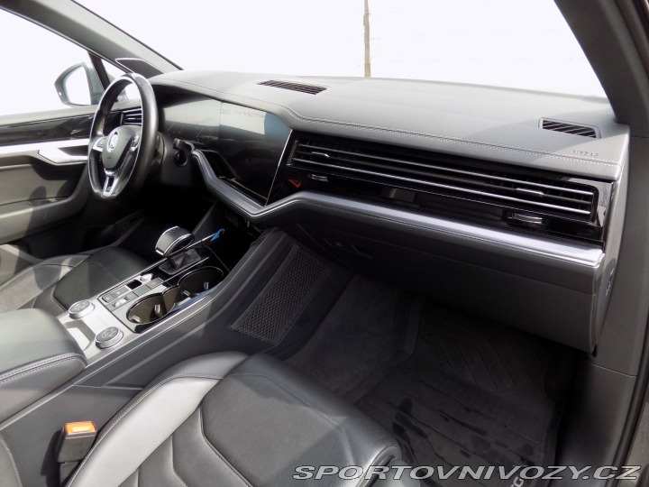 Volkswagen Ostatní modely Touareg 3.0TDI/R-Line/4x4/AT/Matr 2018