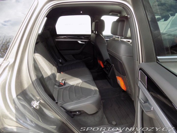Volkswagen Ostatní modely Touareg 3.0TDI/R-Line/4x4/AT/Matr 2018