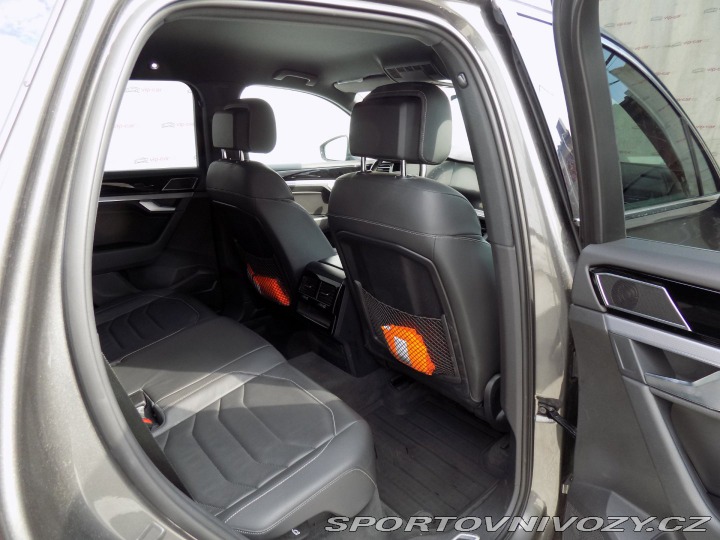 Volkswagen Ostatní modely Touareg 3.0TDI/R-Line/4x4/AT/Matr 2018