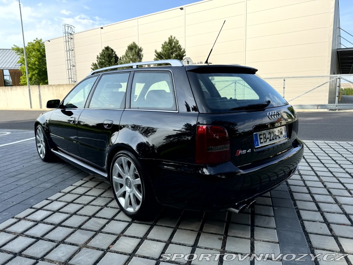 Audi RS4 B5 2001
