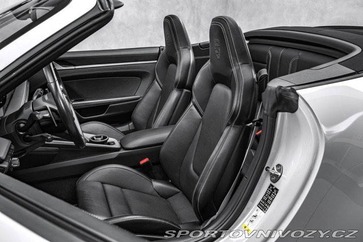 Porsche Ostatní modely Sport Chrono, výfuky, ven 2023