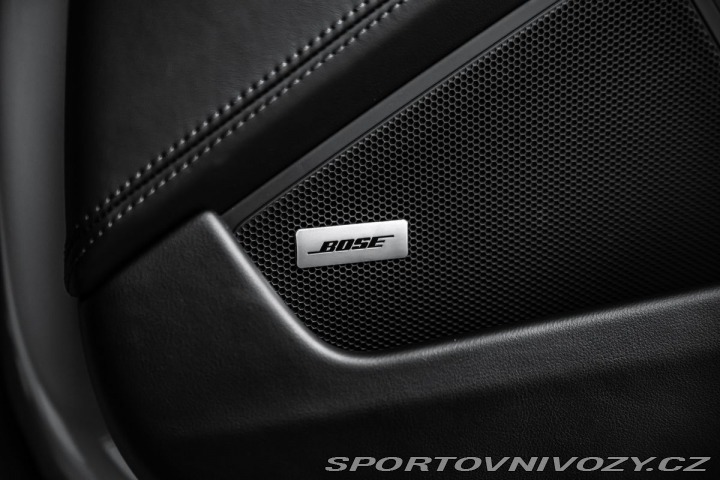 Porsche Ostatní modely Sport Chrono, výfuky, ven 2023