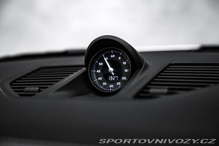 Porsche Ostatní modely Sport Chrono, výfuky, ven 2023