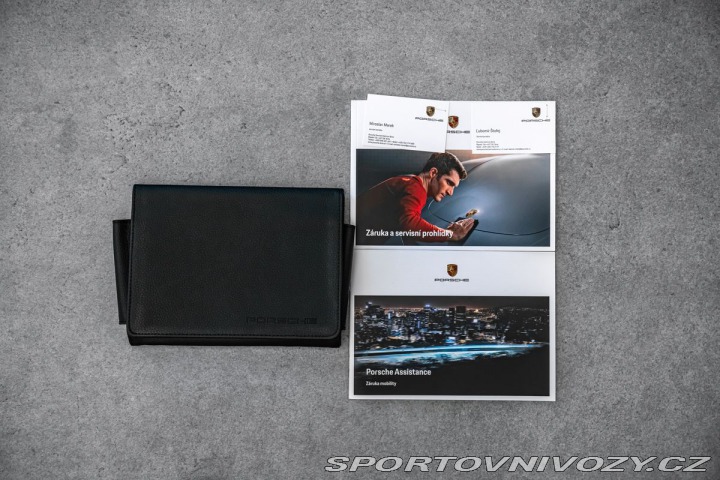 Porsche Ostatní modely Sport Chrono, výfuky, ven 2023