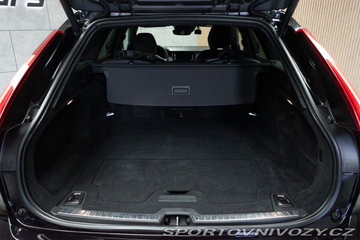 Volvo V90 D5 AWD R-DESIGN*HARMAN/KA 2020