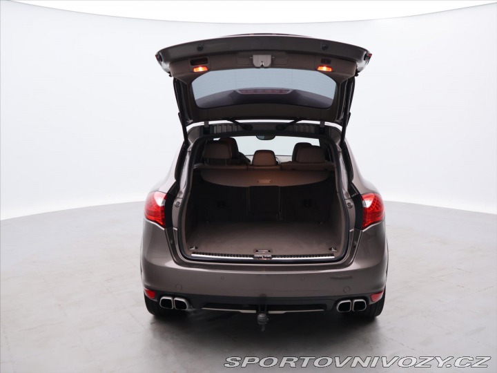 Porsche Cayenne 4.8 Turbo S 405kW DPH CZ 2013