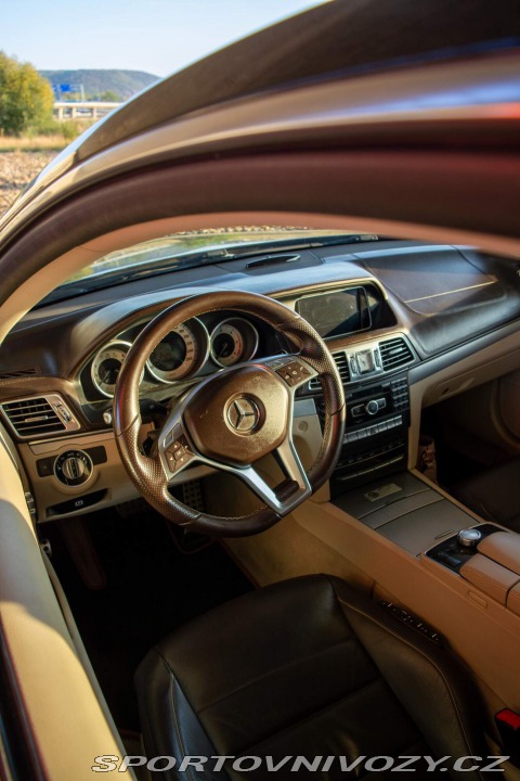 Mercedes-Benz E C207 2014