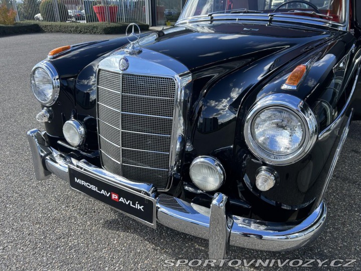 Mercedes-Benz Ostatní modely 220 S PONTON CABRIOLET 1957