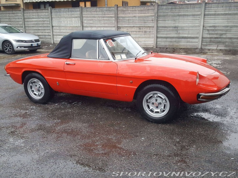 Alfa Romeo Spider Duetto Osso di Seppia
