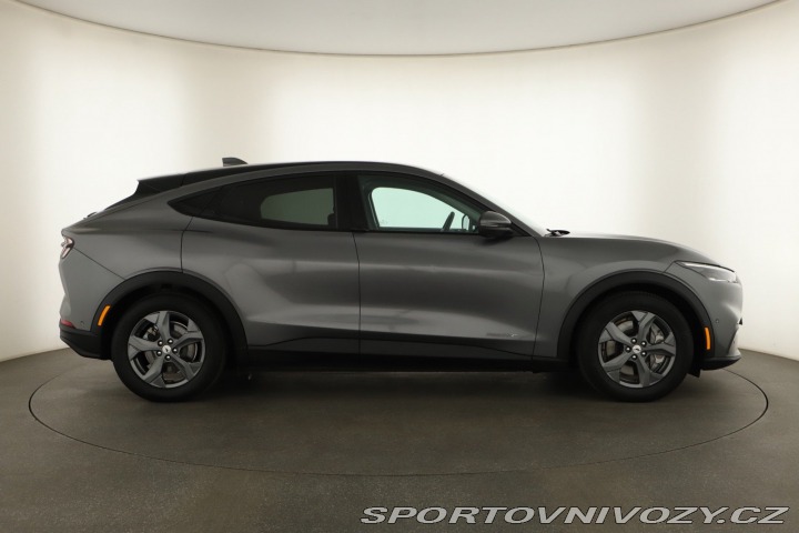 Ford Mustang Mach-E Standard Range RW 2021