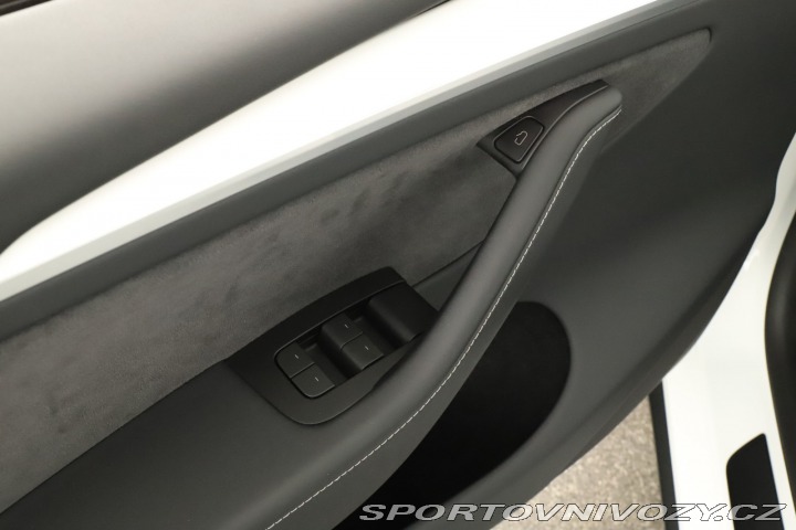 Tesla Model Y RWD LFP 60kWh 2024