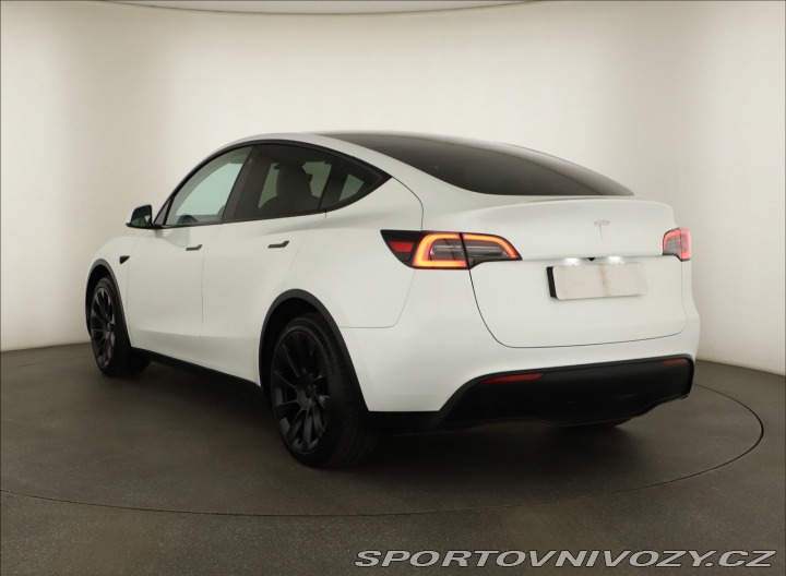 Tesla Model Y RWD LFP 60kWh 2024
