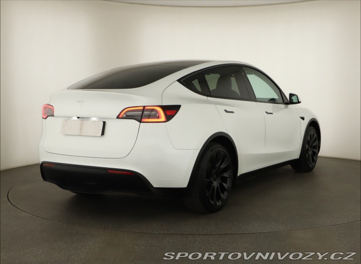 Tesla Model Y RWD LFP 60kWh 2024