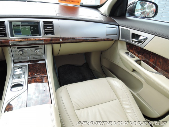 Jaguar XF 3,0 V6 Diesel Aut. Kůže S 2010