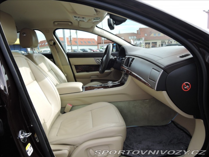 Jaguar XF 3,0 V6 Diesel Aut. Kůže S 2010