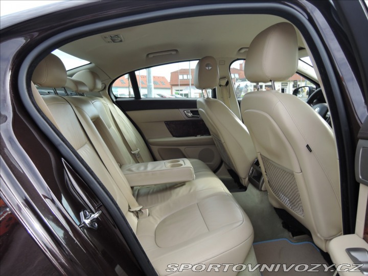 Jaguar XF 3,0 V6 Diesel Aut. Kůže S 2010