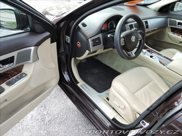 Jaguar XF 3,0 V6 Diesel Aut. Kůže S 2010