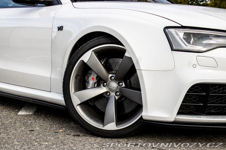 Audi RS5 2012