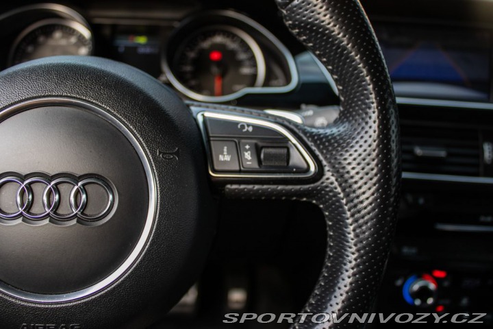 Audi RS5 2012