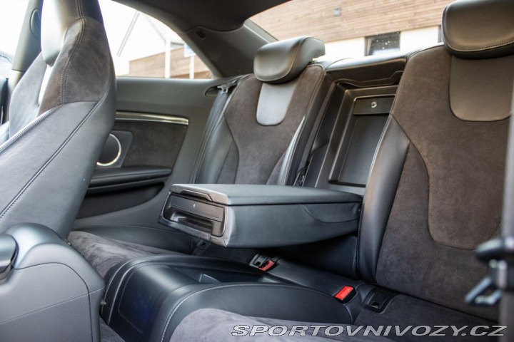 Audi RS5 2012