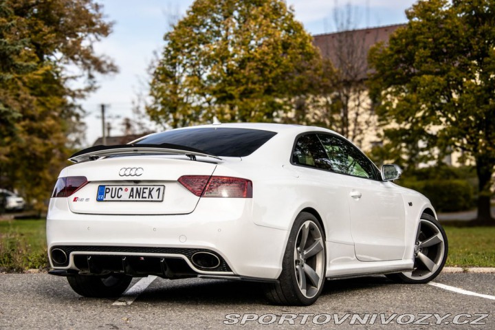 Audi RS5 2012