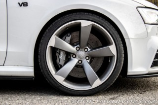Audi RS5  2012