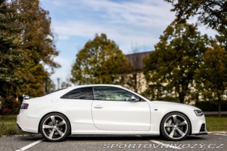 Audi RS5  2012