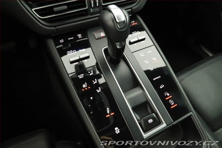Porsche Macan GTS 2021