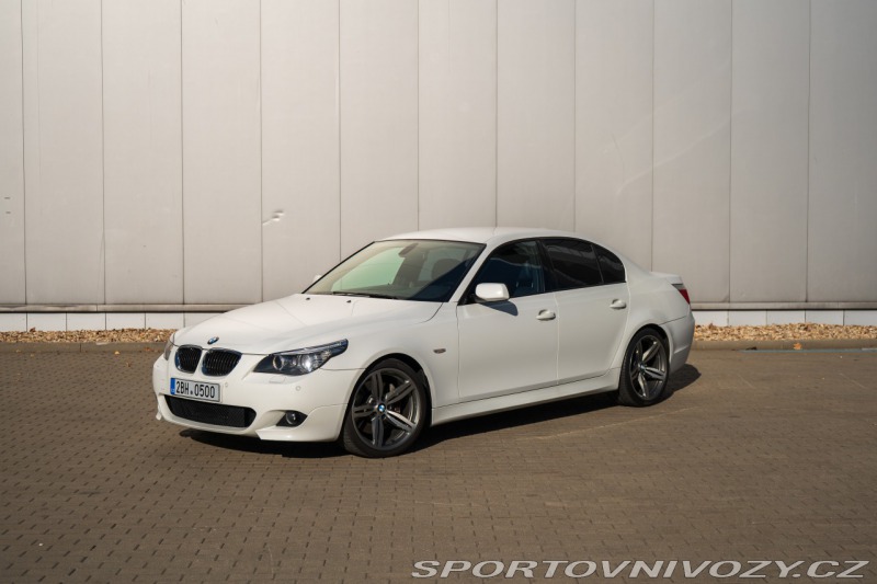 BMW 5 540i V8, SERVISKA, TOP