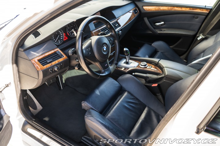 BMW 5 540i V8, SERVISKA, TOP 2008