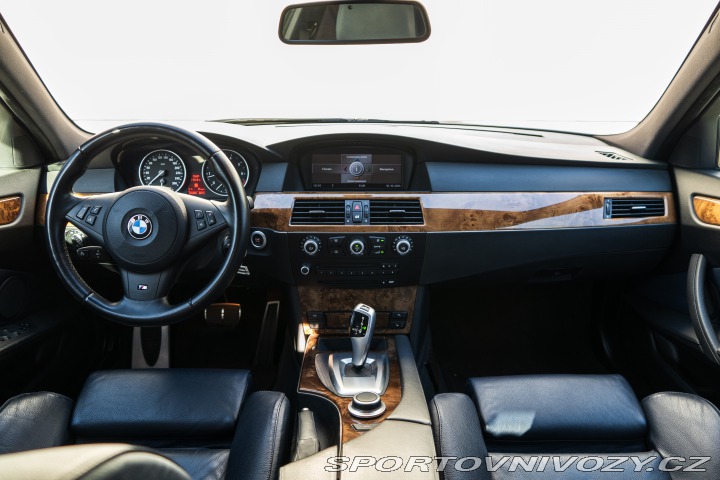 BMW 5 540i V8, SERVISKA, TOP 2008