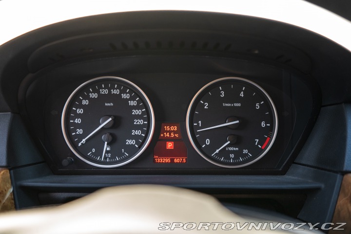 BMW 5 540i V8, SERVISKA, TOP 2008